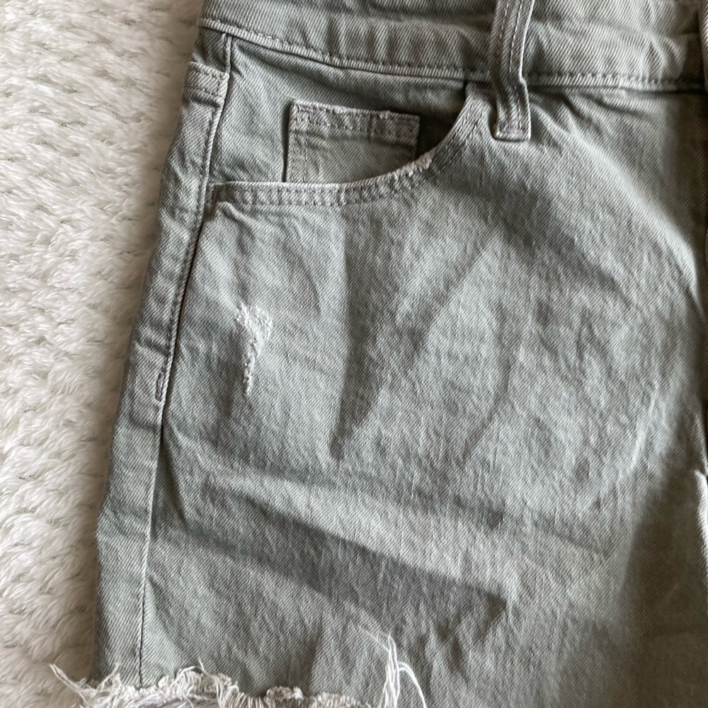 Universal Thread vintage midi shorts, size 2/26